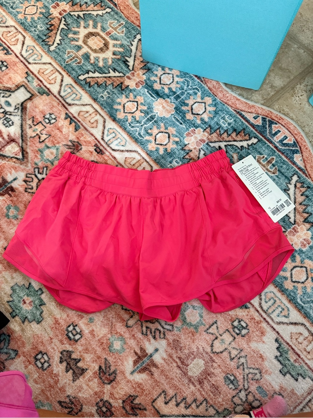 Lululemon Hotty hot 2.5” size 12 shorts